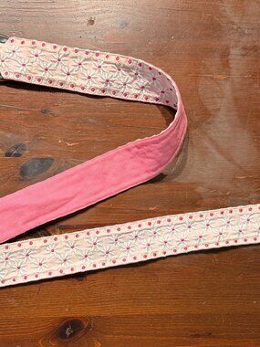 Vintage  style white and pink daisy cloth belt size M